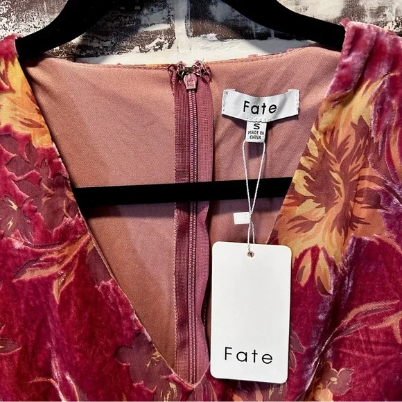 Fate Mauve Floral Burnout Velvet Ruffle Mini Dress Size Small - Picture 2 of 9